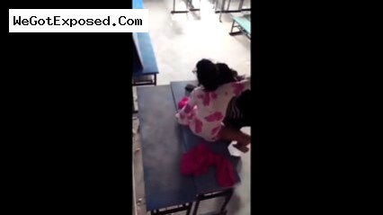 Classroom Ke Bench Pe Patak Ke Girlfriend Choda Dost Ne Video Leaked Kr Diya