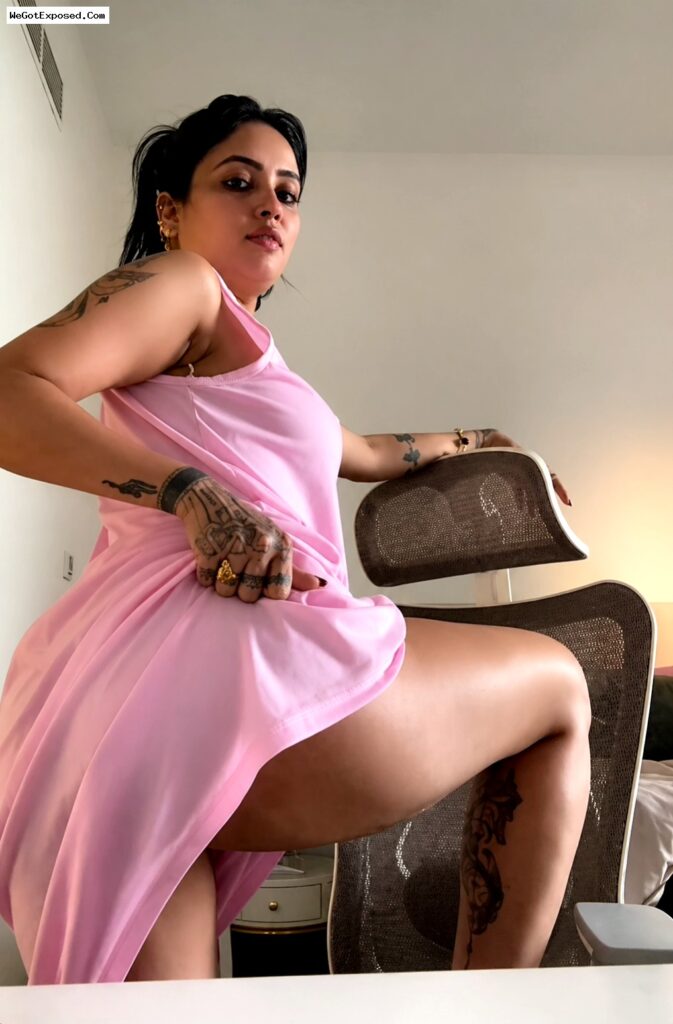 Horny Cam Babe Teasing Perfect Ass And Pressing Juicy Boobs On Tango Show