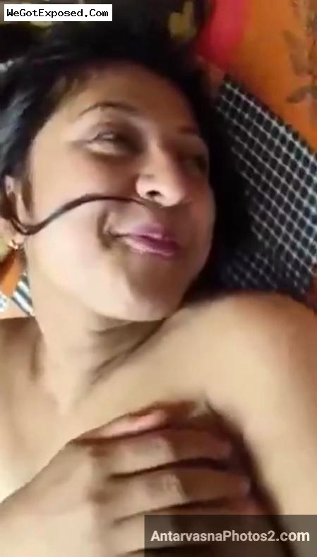 Sexy Punjabi housewife chodne ki desi porn gallery