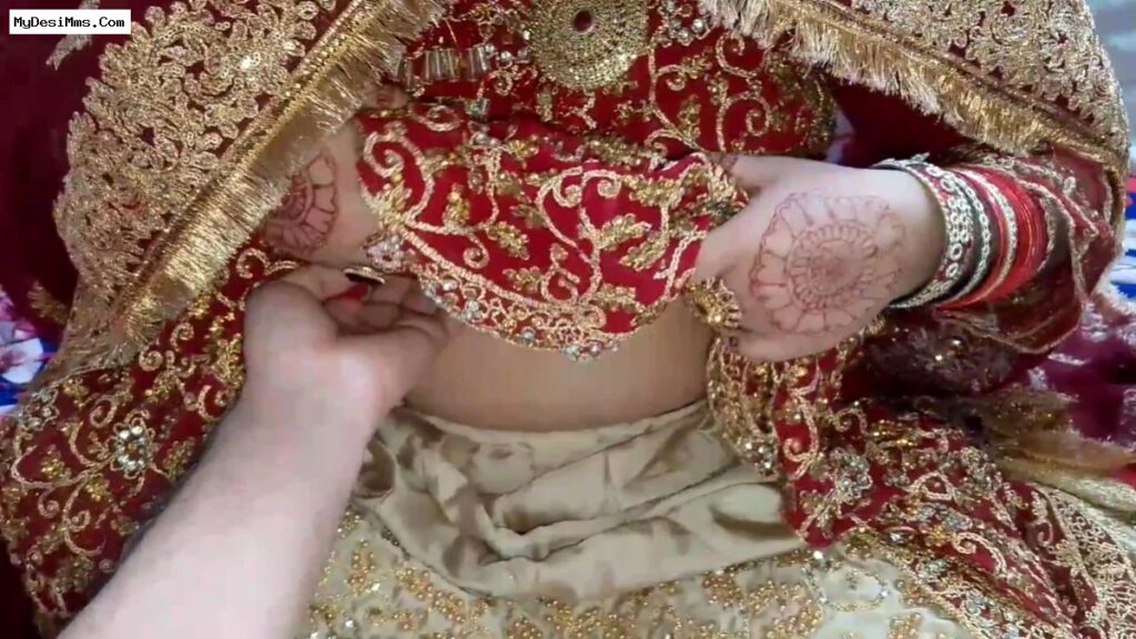 First Night Desi Indian Wife and Husband Sex Suhagraat
