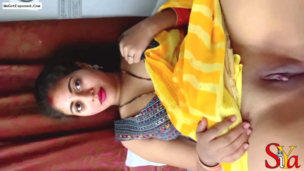 Indian Siya Bhabhi Honeymoon in Train with Strange Passenger – Vicky Siya