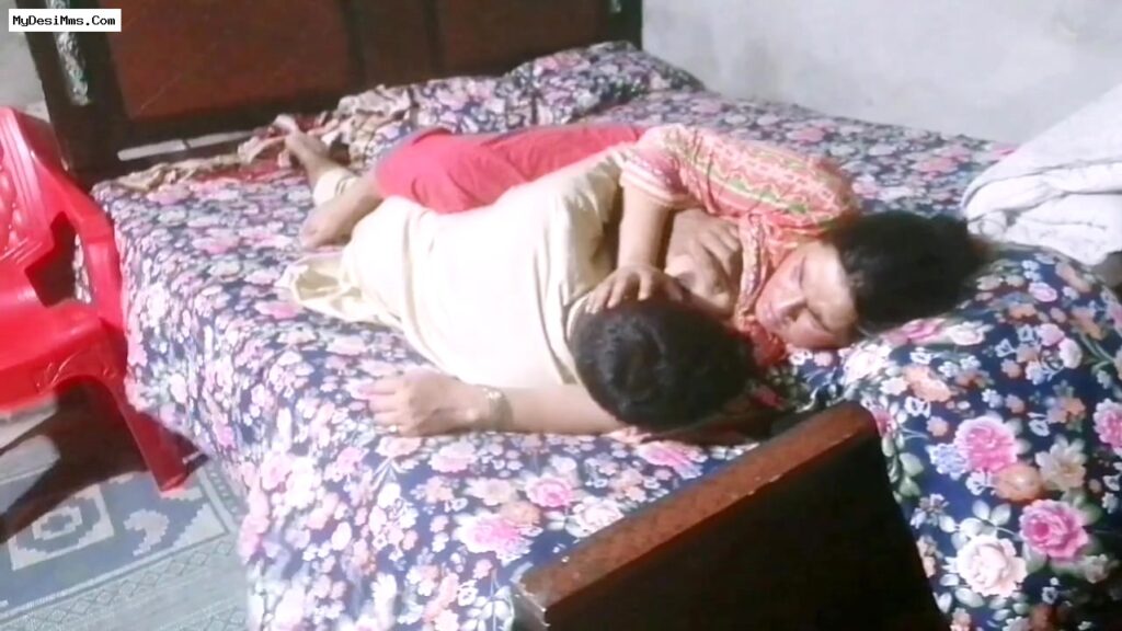 Pakistani Teacher Hardcore Fucking His Student Defarent Style and Blowjob His Room